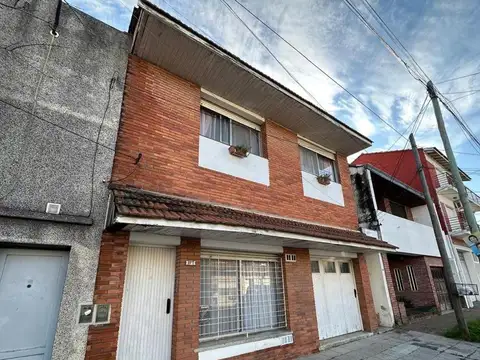 Depto Tipo Casa en Venta en Bernal, USD 120.000