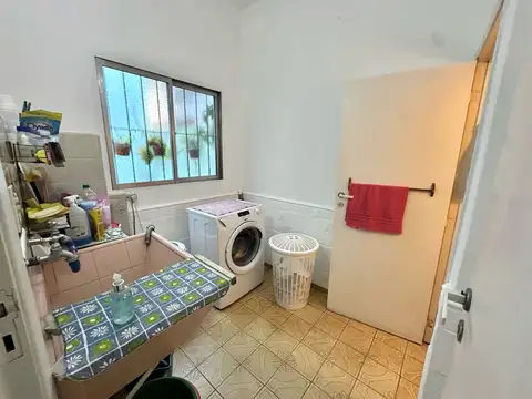 Depto Tipo Casa en Venta con 1 cocheras