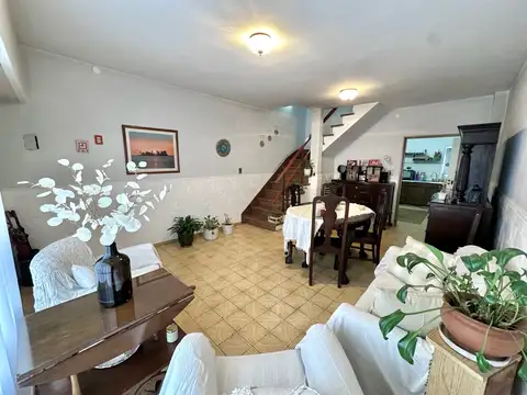 Depto Tipo Casa en Venta de 4 ambientes