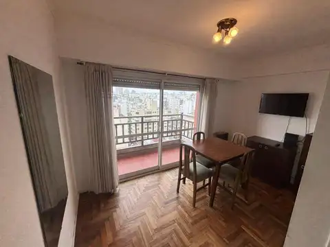 Depto 2 amb. con BALCÓN a la CALLE- ACEPTA GRUPO JOVENES 