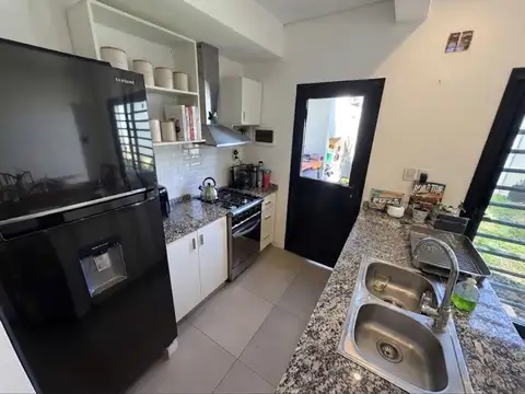 Duplex de 4 ambientes con cochera venta Burzaco
