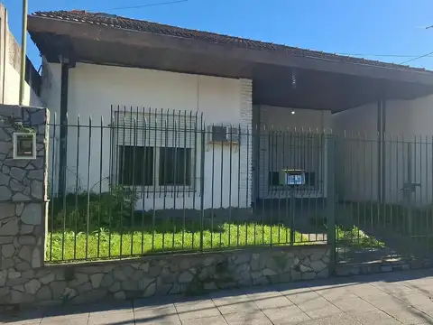 Casa Chalet  en Venta en Villa Adelina, San Isidro, G.B.A. Zona Norte