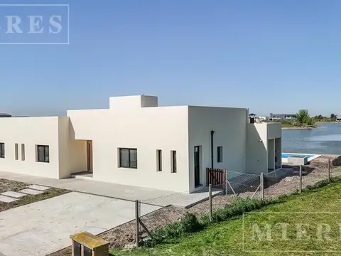 Casa en venta a Laguna en una planta area 8 Barrio San Sebastian, Loma Verde