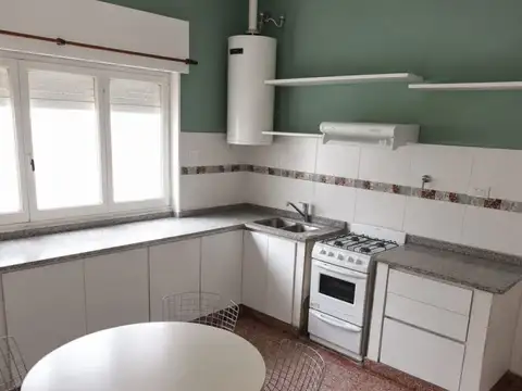 Casa - Alquiler - Argentina, La Matanza - Larrea 3812