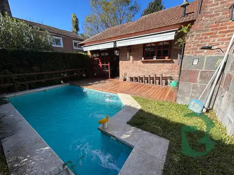 Venta Casa.4 amb.c/pileta. Hurlingham IMPECABLE 