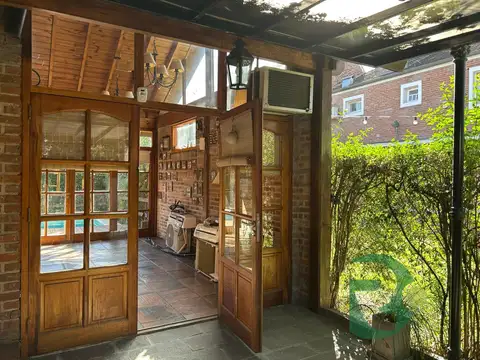 Casa en Venta con 3 cocheras