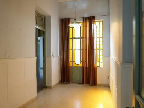 Casa 10 ambientes con 3 baños