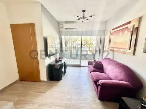 Escobar 2500, Piso 1