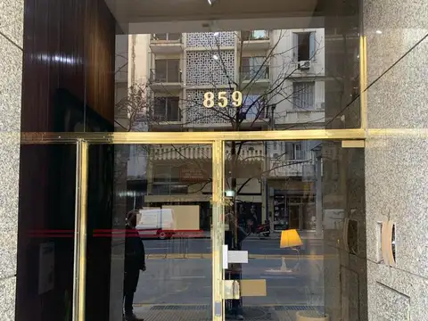 Excelente oficina en venta y alquiler en el centro, Barrio San Nicolas.