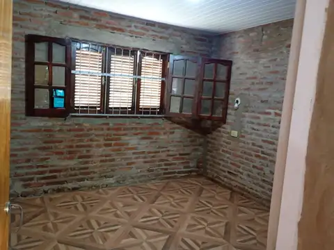 Alquiler Casa 2 Habitaciones, Cochera y Patio
