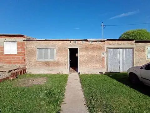 Alquiler Casa 2 Habitaciones, Cochera y Patio