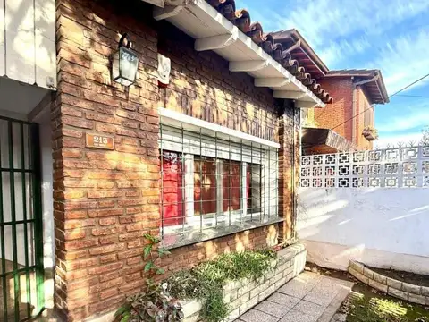 CASA 3 AMB CON COCHERA-