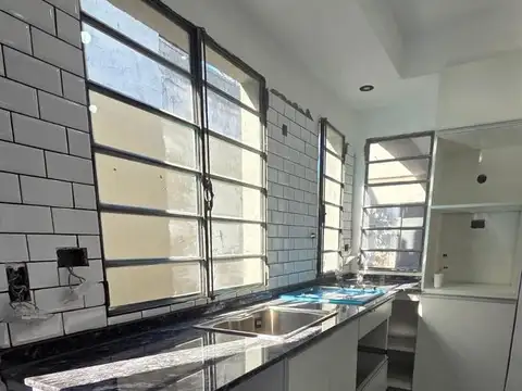Depto Tipo Casa en Venta con 1 cocheras