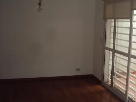 Depto Tipo Casa en Alquiler de 2 dormitorios