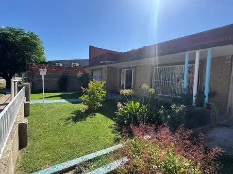 VENTA CASA 5 AMB MÁS LOCAL - MALVINAS ARGENTINAS