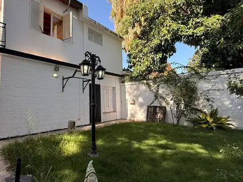 Casa en venta  4 Dormitorios Barrio Bombal Godoy Cruz