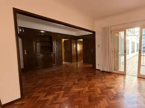 Casa 7 ambientes con 4 baños