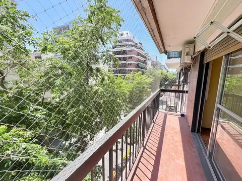 Venta de Departamento 3 ambientes con balcon y patio