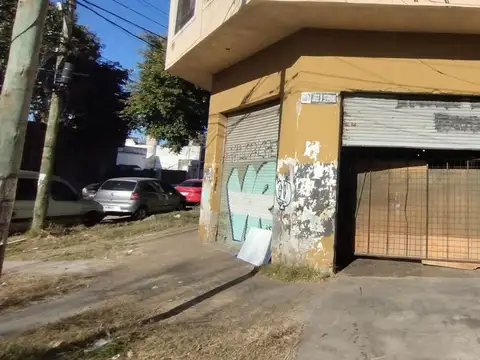 VENTA DE EXCELENTE GALPÓN EN CASEROS