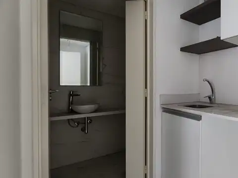 Av. Cordoba esquina Uruguay 205m2     con  3 baños  lista para mudarse