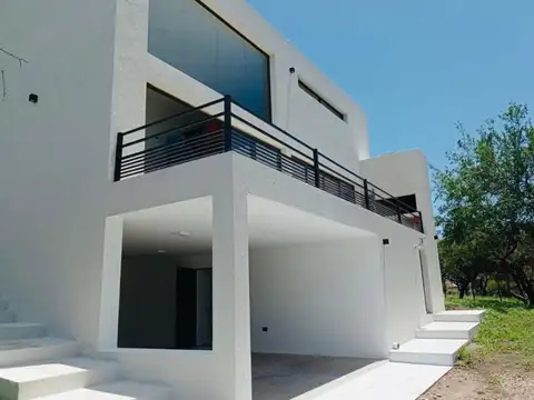 Venta casa 2 dormitorios pileta la granja córdoba