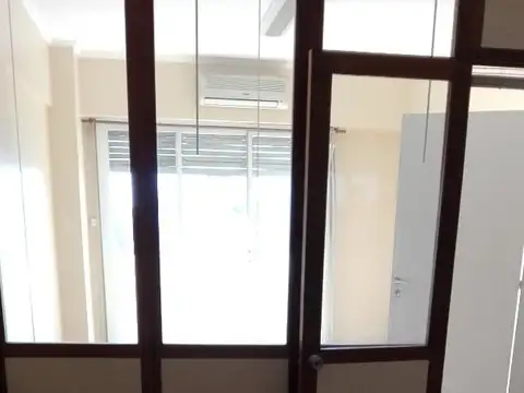 Uruguay 300 , Piso 15