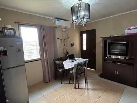 Casa 3 ambientes con 1 baño