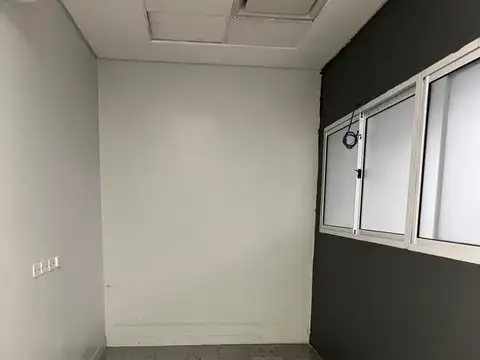 AV JUAN MANUEL DE ROSAS 1000