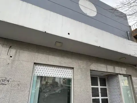 IMPERDIBLE PROPIEDAD EN DOS PLANTAS 
