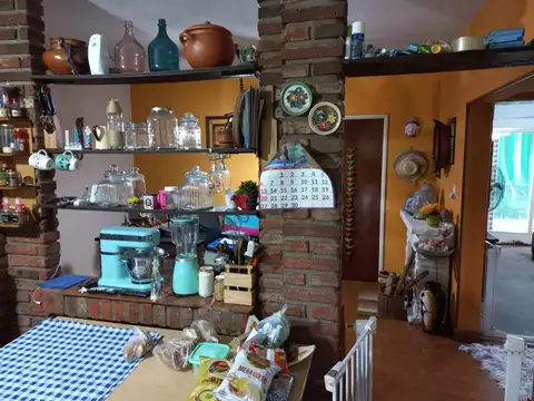 CASA EN PLANTA ALTA DE 3 DORMITORIOS, BARRIO ALBERDI