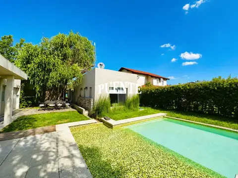 Casa 5 ambientes con 2 baños