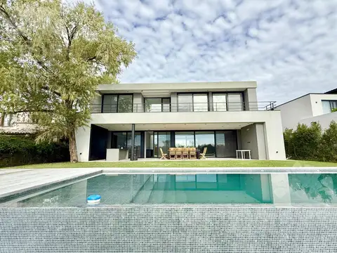 Casa en Venta en Barbarita, USD 1.100.000