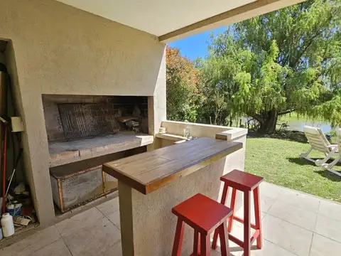 Casa en Venta con 4 cocheras