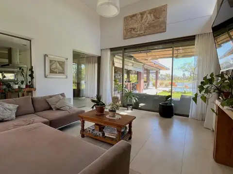 Casa en Alquiler de 3 dormitorios