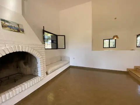 Casa 5 ambientes con 2 baños