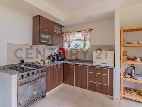 Casa 3 ambientes con 2 baños
