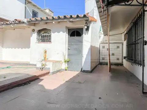 Depto Tipo Casa en Venta 50 años