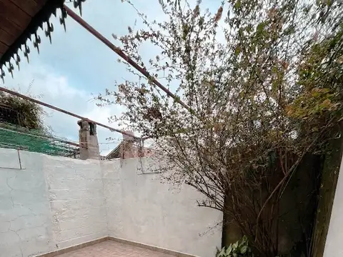 Casa en Alquiler con 1 cochera
