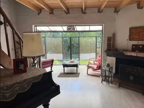 Casa en Venta con 3 cocheras