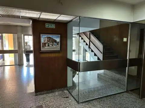 Oficina en Alquiler 49 años