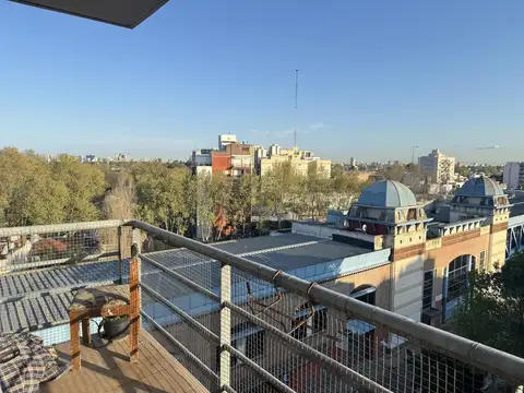 Departamento en venta en Olivos, Vias/Maipu 2 amb. con cochera.