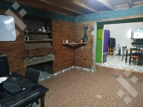 Casa 4 ambientes con 1 baño