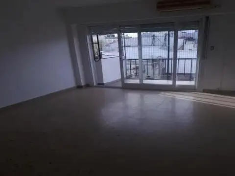 ALMAGRO,3AMBIENTES, AMPLIO, BALCON, MUY BUENA UBICACION Y ESTADO GENERAL