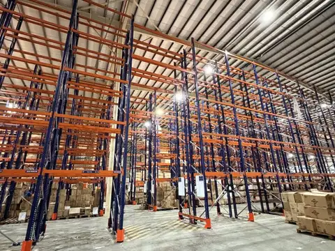 Centro Logístico - Nave 4.000 m2 -  Parque Industrial Metropolitano Perez