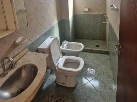 EXCELENTE DEPARTAMENTO DE 2 HABITACIONES Y COCHERA