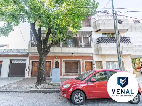 Venta Casa Comercial o Residencial 6 ambientes, 5 dormitorios, 3 baños completos, 3 plantas