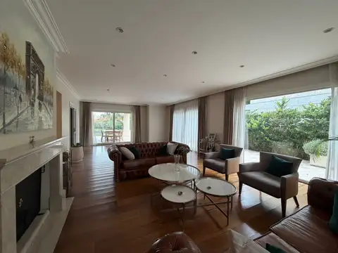 Casa en Alquiler de 4 dormitorios