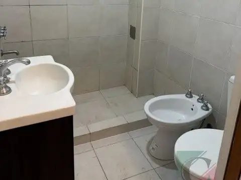 Departamento en Alquiler en Remedios de Escalada, $ 330.000