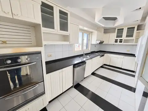 Departamento en Venta con 2 cocheras