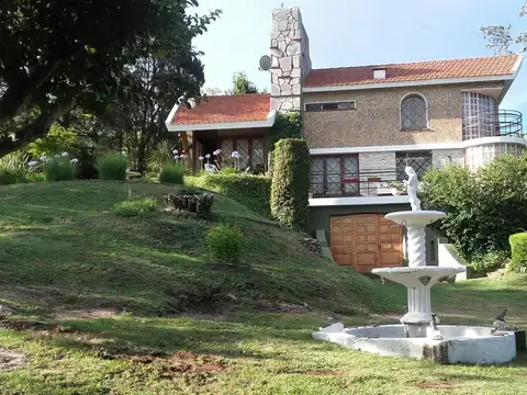 Casa mas departamento a la venta en Bialet Masse. (C427)